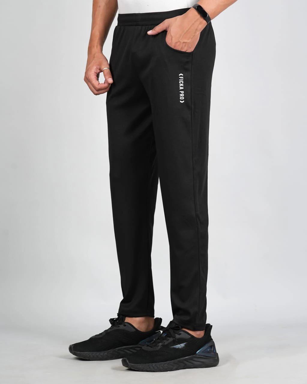Men Solid Relax Fit Black Joggers with FickaPlus