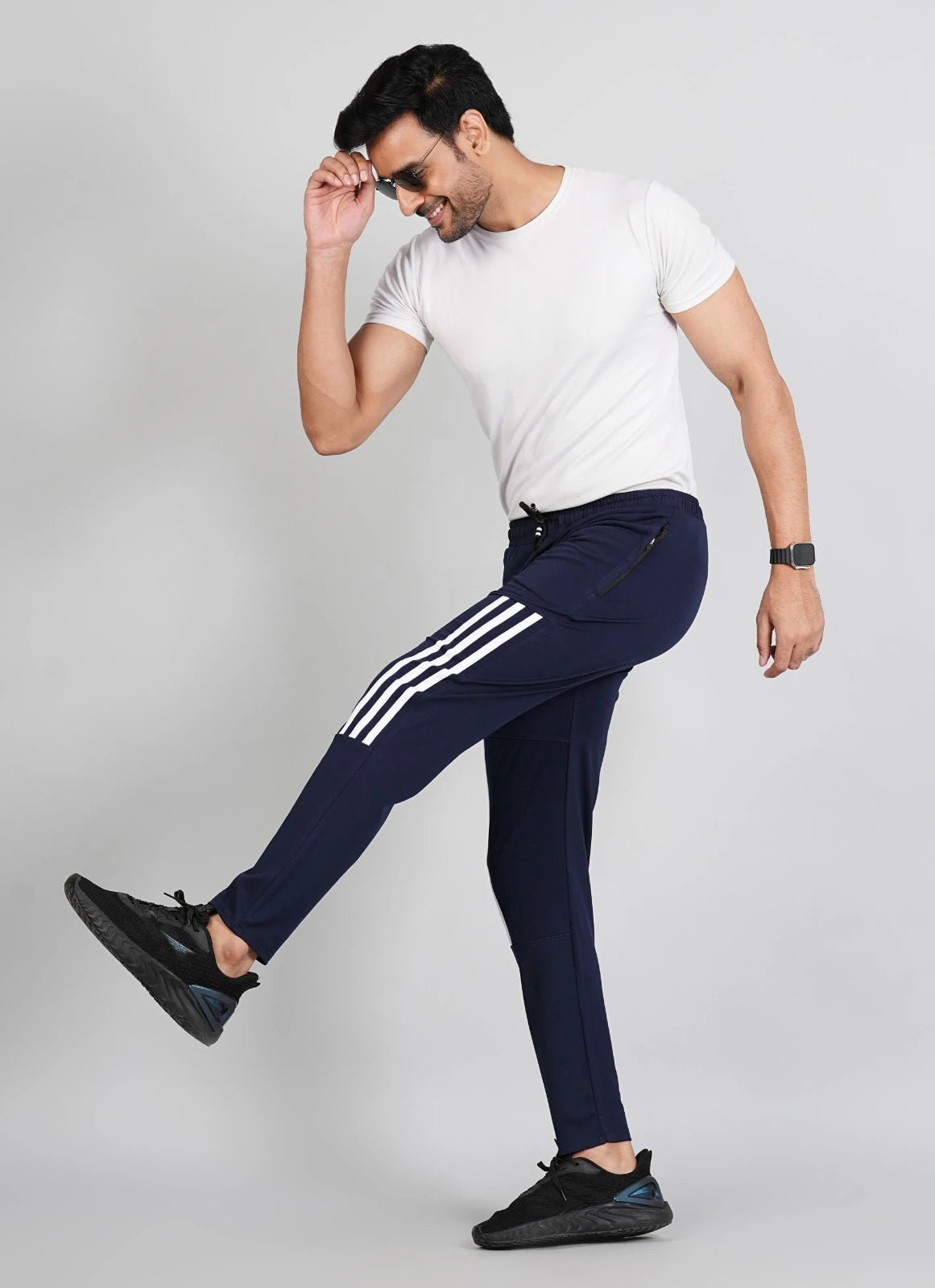 Men Solid Relax Fit Navy Blue Joggers with FickaPlus