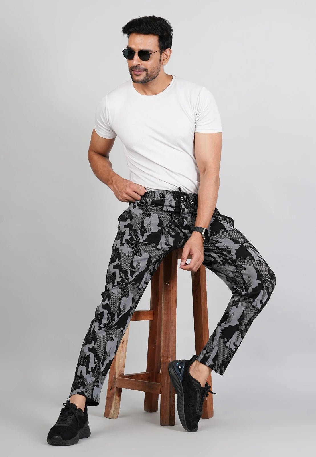 Men Army Print Fit Grey Joggers with FickaPlus